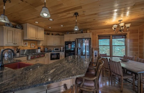 Ellijay Cabin | A perfect mountain view getaway