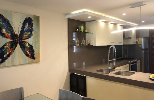 Zona Hotelera House | A perfect ocean-front location for family vacations or reunion