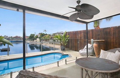 Broadbeach Waters Villa | A PERFECT STAY - La Casetta