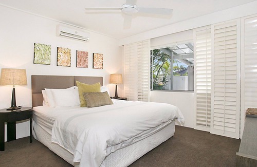 Broadbeach Waters Villa | A PERFECT STAY - La Casetta