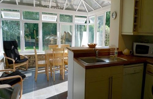 Ludchurch House | A pet-friendly, detached bungalow in a rural spot, close to many attractions