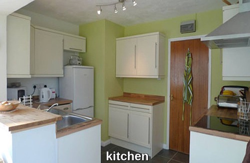 Ludchurch House | A pet-friendly, detached bungalow in a rural spot, close to many attractions