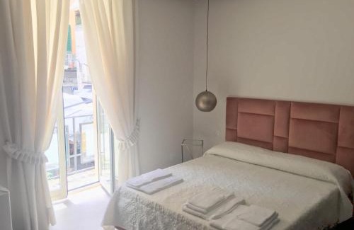 Quartieri Spagnoli House | “A piazzetta”