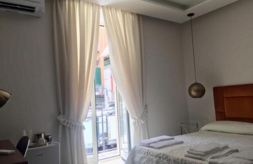 Quartieri Spagnoli House | “A piazzetta”