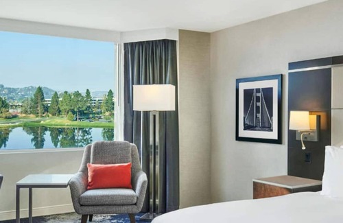 Redwood Shores House | A Place You'll Surely Enjoy! Pet-friendly, Lagoon View, Outdoor Swimming Pool!