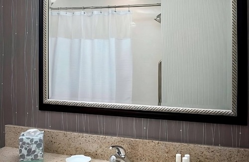 Newark Resort | A Place You'll Surely Enjoy! TWO Comfortable Units, Pet-friendly, Indoor Pool!