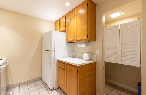 San Diego Country Estates Hotel | A Place You'll Surely Enjoy! 2 Relaxing Units, Free Parking, Full Kitchen!