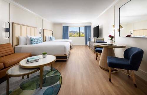 Calabasas Hotel | A Place You'll Surely Enjoy! Outdoor Pool, Minutes to Calabasas Open Space Park