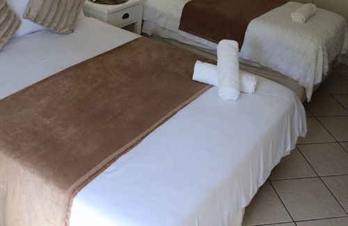 Nelspruit House | A Pousada Guesthouse