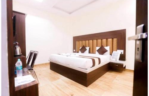 Ayodhya Hotel | A PREMIUM Hotel Nirmala Palace Ayodhya Near Shri Ram Janmabhoomi and Hanuman Garhi - Railway Station - Restaurant & Parking Facilities - Prime Location With Luxury and Spacious Room - Book Now