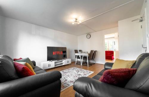 Rednal Apartment | A Prestigious 3-bed home