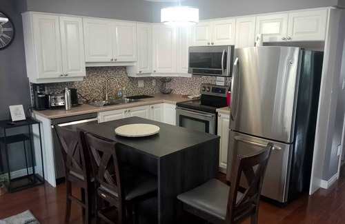 Brantford House | A pristine 3-bedroom townhouse