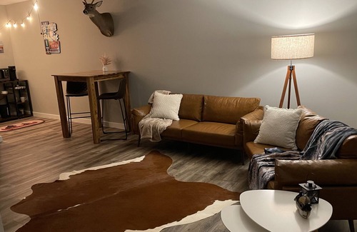Harrison Apartment | A Private Guest Suite To Enjoy and Relax In