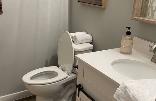 Harrison Apartment | A Private Guest Suite To Enjoy and Relax In