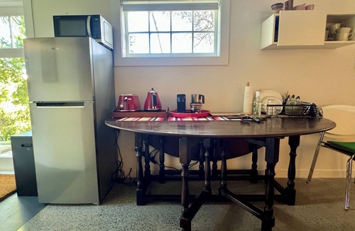 Parnell Apartment | A private studio on Hobson Bay in historic Parnell. Central Auckland.
