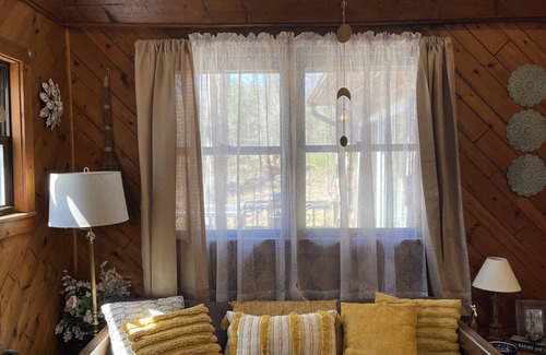 Milford Cabin | A private zoo in your backyard