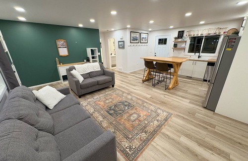 La Crete House | A professional come and go, centrally located, rental for workers or visitors.
