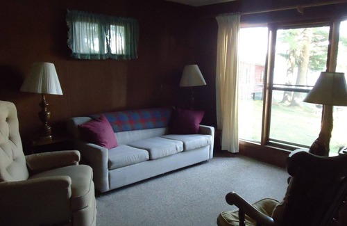 Hayward Resort | A Quaint Callahan Lake Cabin