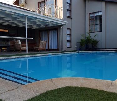 Paarl House | A' Queenslin Guesthouse