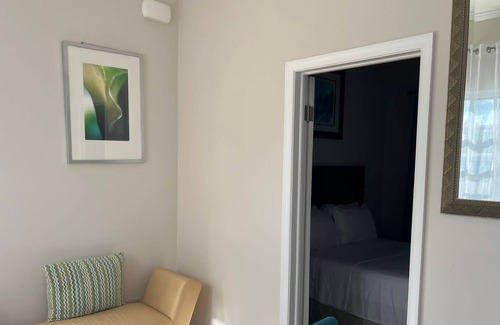 Nassau Apartment | A quiet cozy yard space to relaxed and unwind