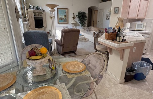 Fresno House | A Quiet, Home Away from Home!
