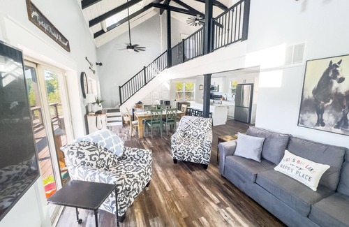 Rockwood Cabin | A Quiet Retreat on the Shore of Watts Bar Lake - Dog Friendly with Lake Access!