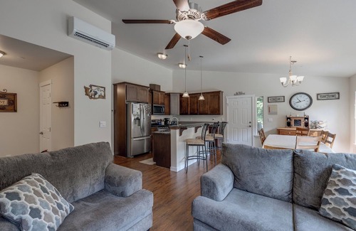 Maple Falls Cabin | A re-styled single story, 3-bedroom, 2-bath ranch style cabin at Silver Lake