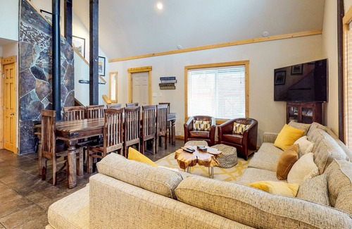 Serene Lakes House | A Real Charmer in the Woods with Deck & Balcony - Close to Lake Trails, & Slopes