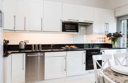 Sevenoaks Cottage | A recently converted Kent ragstone coach house near Sevenoaks.