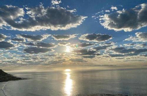 Glencairn Apartment | A Relaxing Getaway with Ocean Views