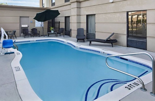 Flemington House | A Restful & Lovely Place to Relax w/ Our King
