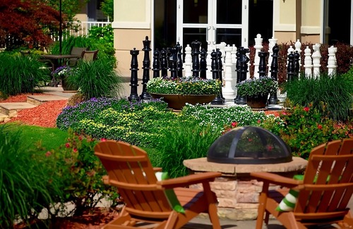 Stone Mountain Hotel | A Restful Retreat! Minutes to Scenic Railroad and Summit Skyride! FREE Parking!
