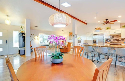 Atascadero House | A Retreat in the Oak Hills of wine country