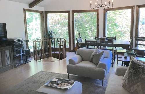 Brighton House | A Retreat Where City Meets Country! Prince Edward County Adjacent in Brighton