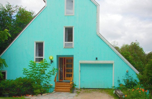 Elora House | A Riverside Gem in Elora | Crystal Retreat