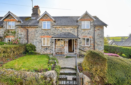 Ashprington Cottage | A romantic cottage set in the heart of South Devon