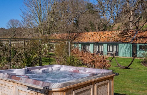 Westleton Cottage | A romantic cottage boasting onsite spa facilities