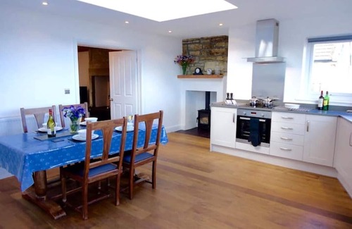 Cresswell Cottage | A romantic retreat with spectacular sea views, right by the beach