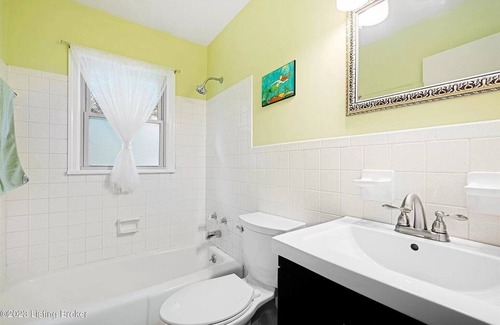 Auburndale House | A room in Louisville's Charm