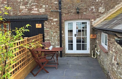 Lydney House | A rural house on the edge of the Forest of Dean with 3 pubs within a short walk.