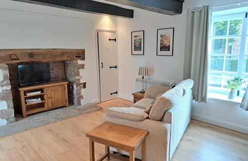 Lydney House | A rural house on the edge of the Forest of Dean with 3 pubs within a short walk.