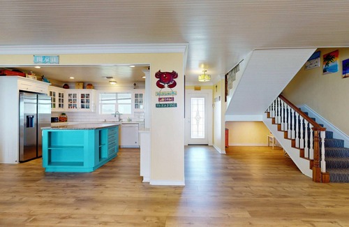 Crystal Beach House | A Sea Glass Estate: 9 BR, 5 BA House in Crystal Beach, Sleeps 34