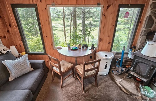 Glenfield Apartment | A Secluded Cabin on Your own Prvt Pond Serenity