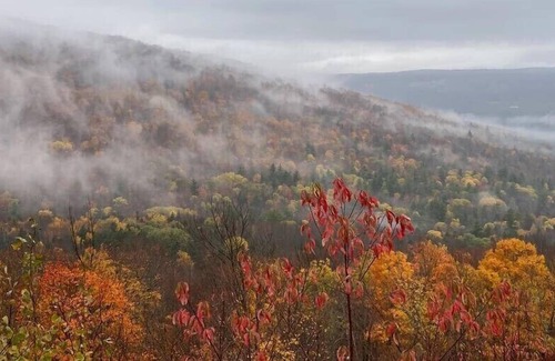 Andover House | A secluded, mountainside luxury retreat in Andover, Vermont