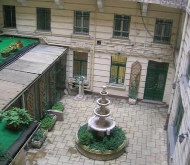 Nepszinhaz negyed Apartment | A Selva urbana