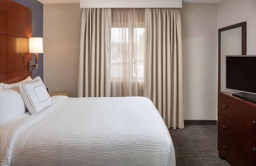 Brentwood Hotel | A Short Drive to Nashville Zoo! 3 Family-Friendly Units, Kitchen, Free Breakfast