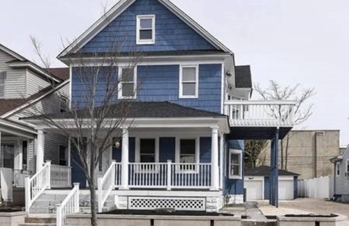 Bradley Beach House | A short walk from the beach & down town. A half mile from Asbury Park Boardwalk.