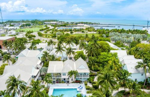 Truman Annex House | A Siesta Bay by AvantStay Key West Walkable Gated Community Shared Pool Week Long Stays Only