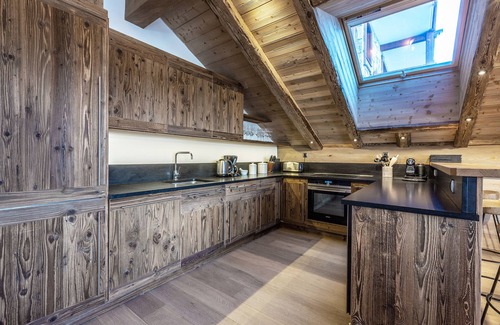 Saint-Martin-de-Belleville Condo | A Ski in Ski Out, Modern Apt in the Biggest Ski Area of the World