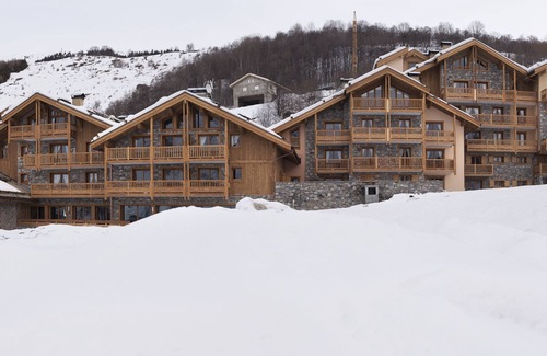 Saint-Martin-de-Belleville Condo | A Ski in Ski Out, Modern Apt in the Biggest Ski Area of the World